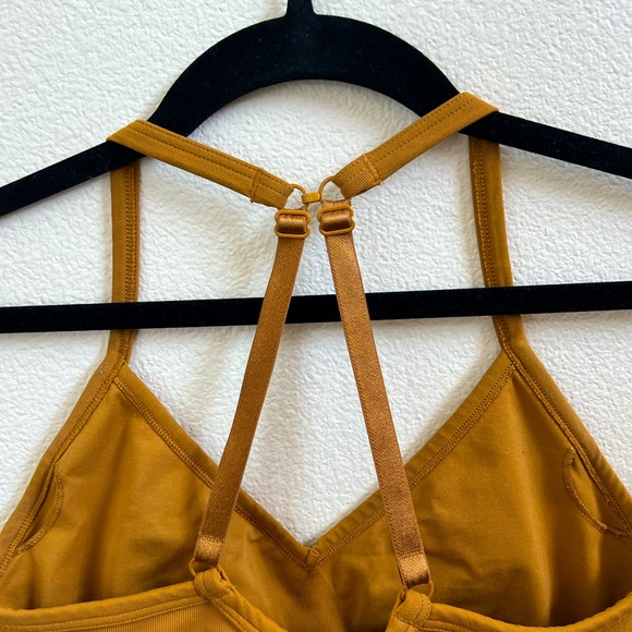 lulu lemon bra 🍋 - Picture 3 of 4
